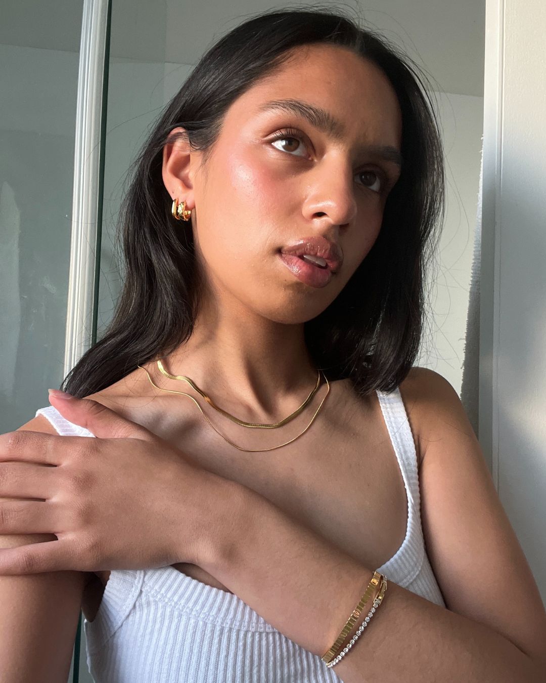 6 Ways To Wear A Gold Chain Necklace: A Stylish Guide 6 Ways To Wear A Gold Chain Necklace: A Stylish Guide