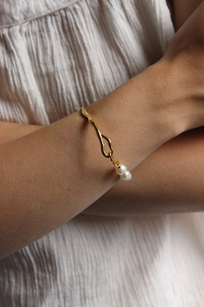 Gracia Gold Bangle