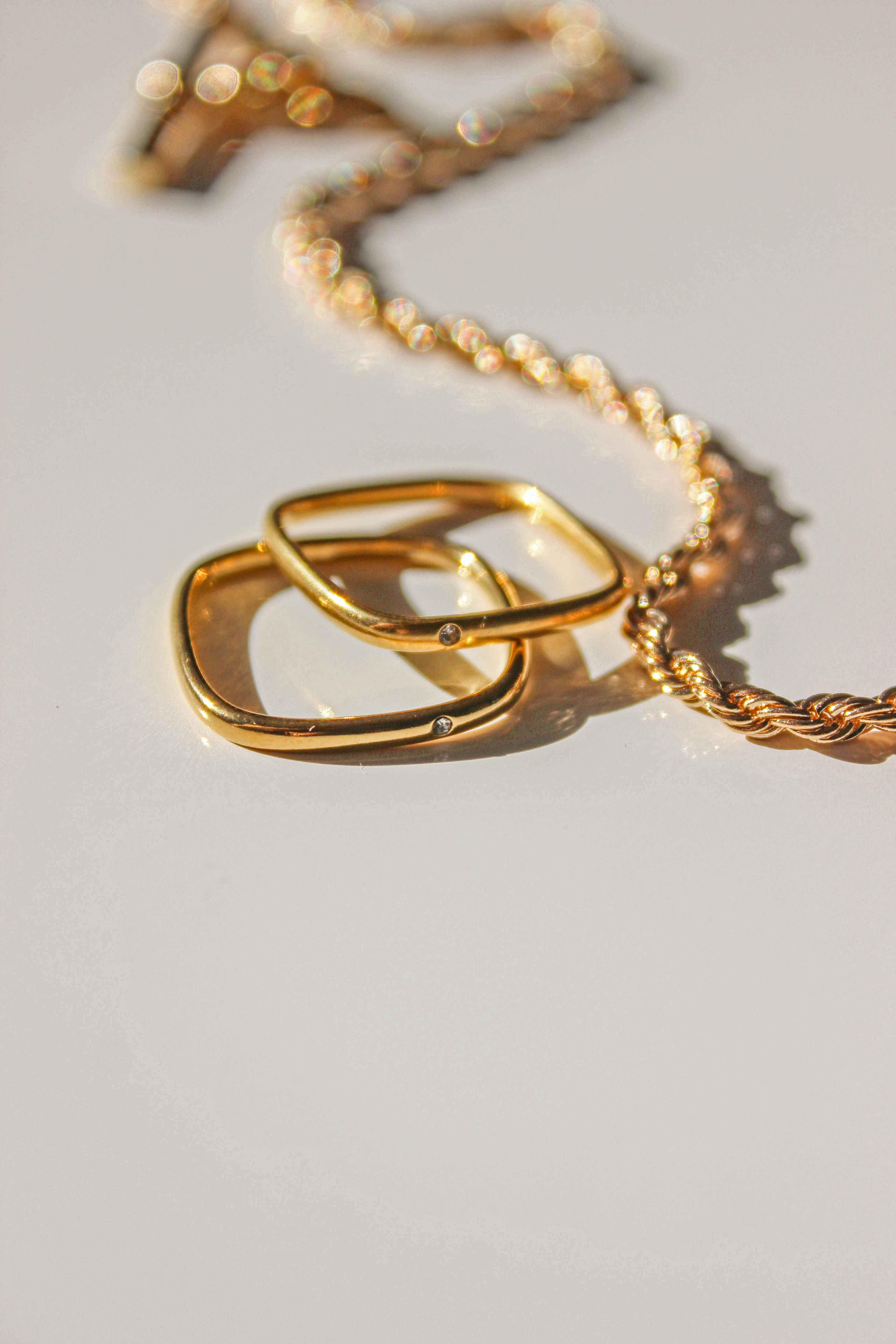 Amelia Ring - Complete. Studio