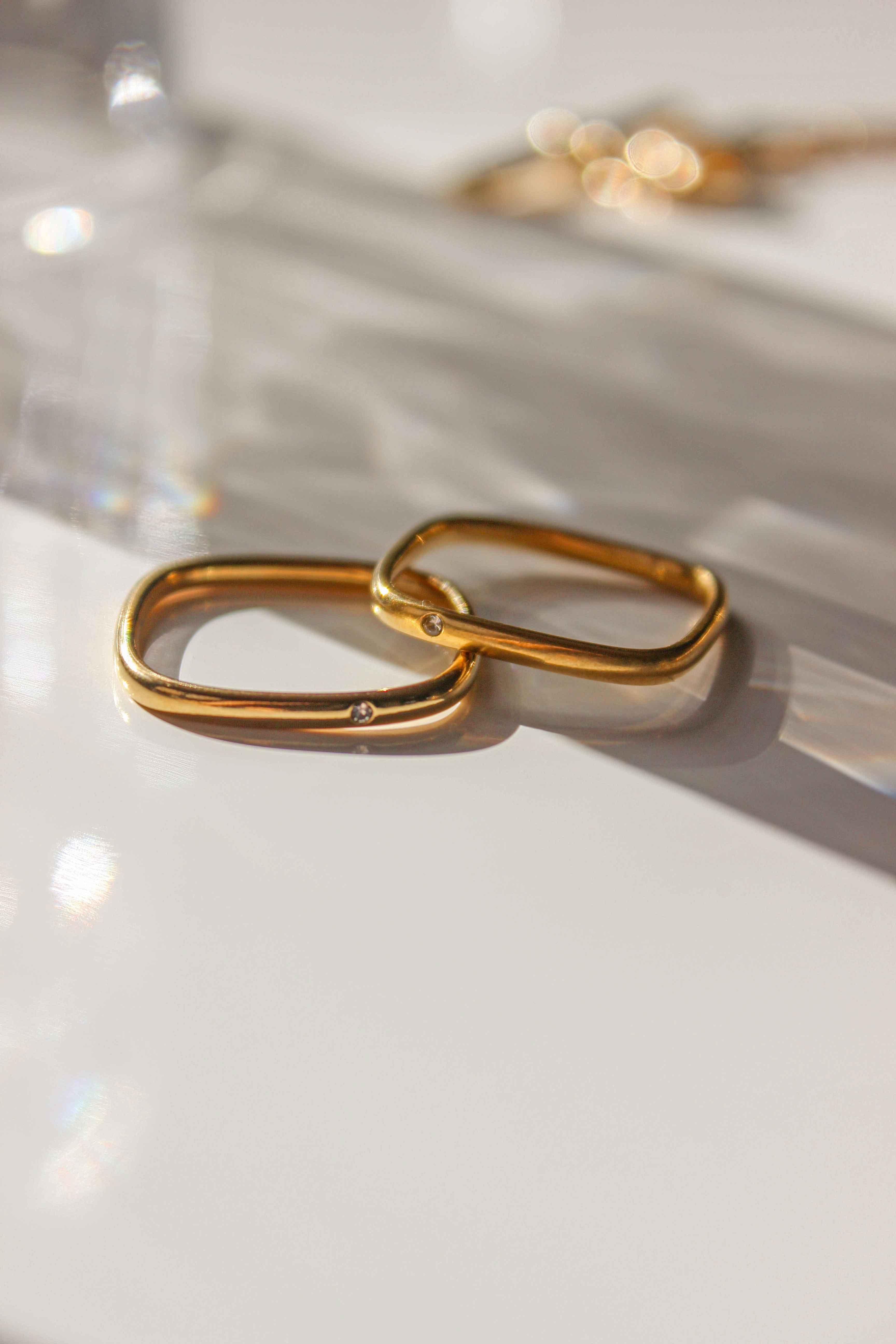 Amelia Ring - Complete. Studio