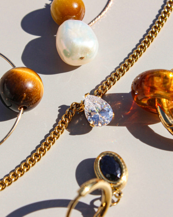 Amber Earrings as the Perfect Gift: How to Choose and Why They Matter