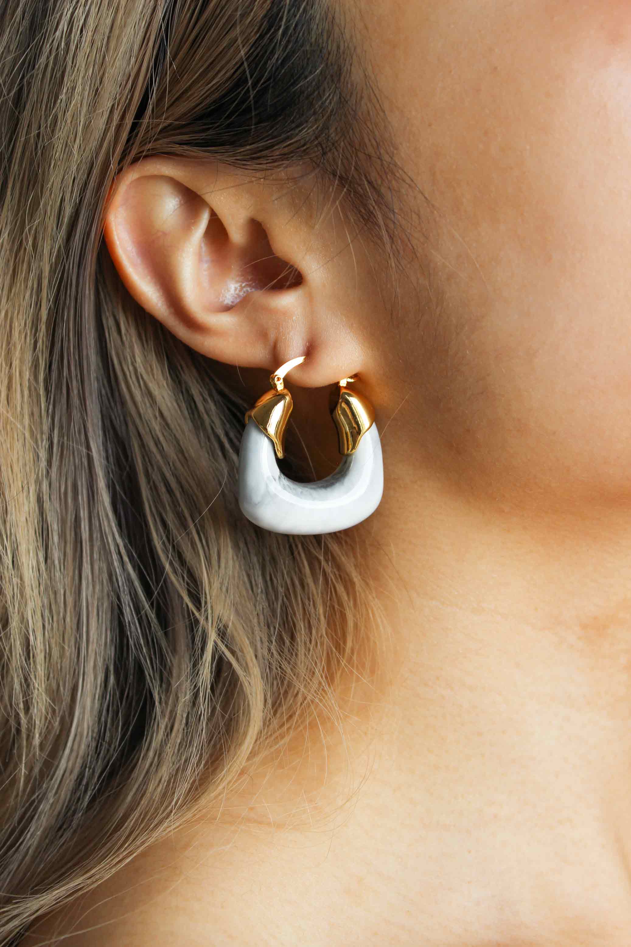 Kira Earrings/Marble