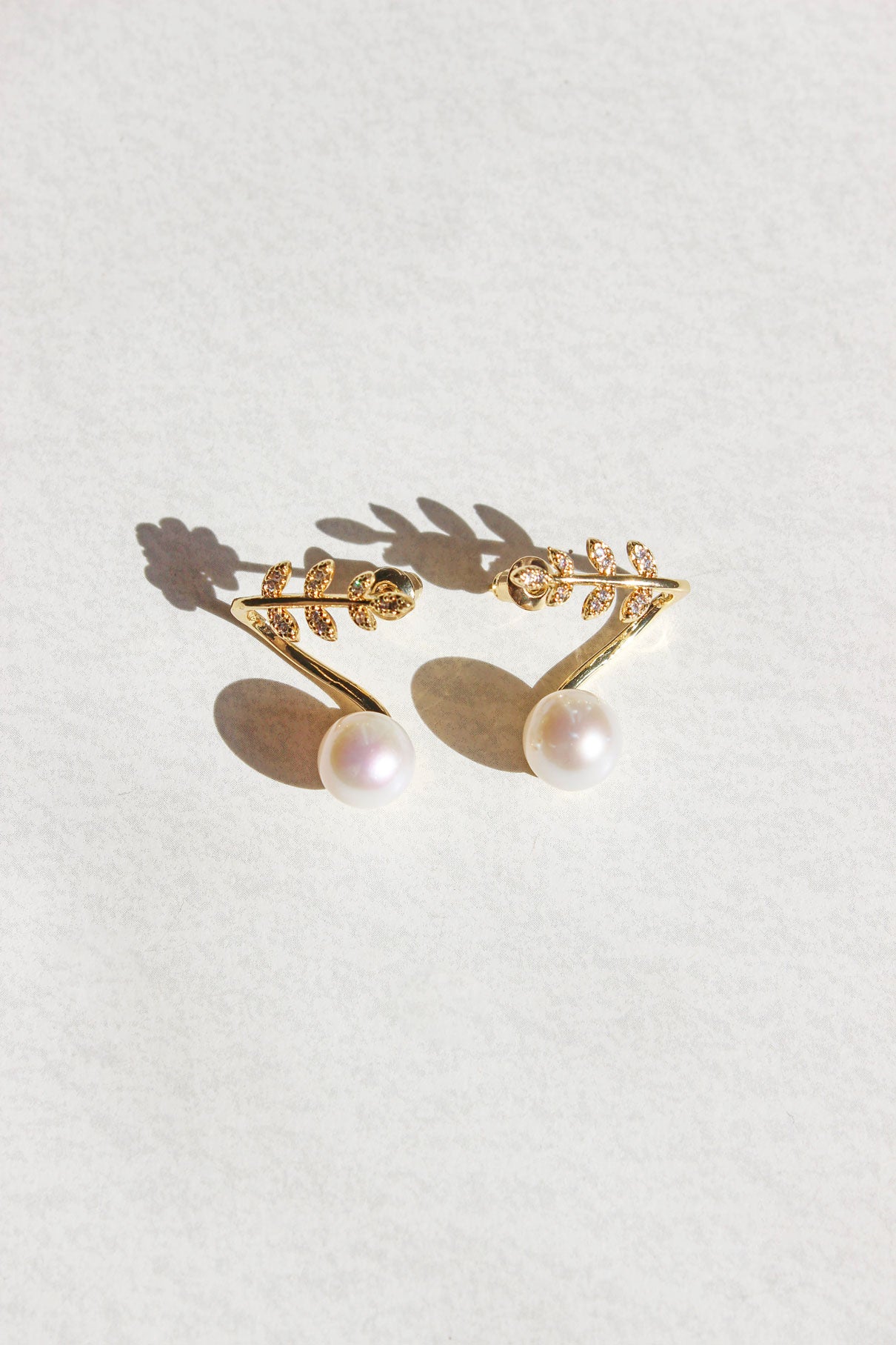 Everleaf Pearl Earrings