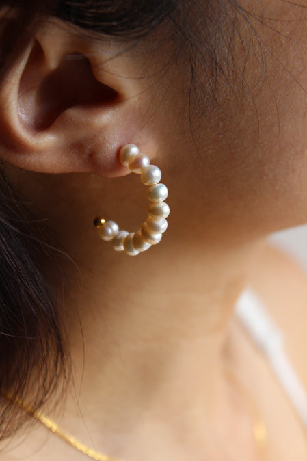 Ellia Pearl Earrings