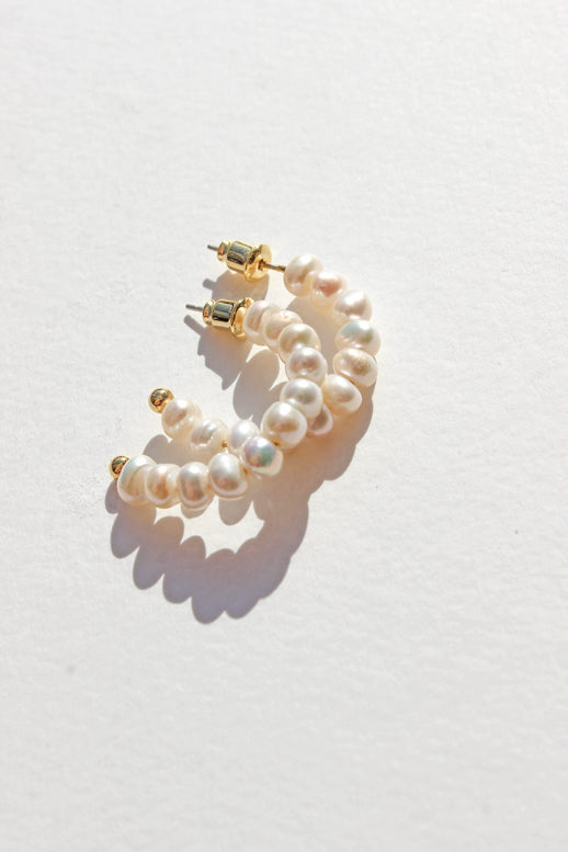 Ellia Pearl Earrings