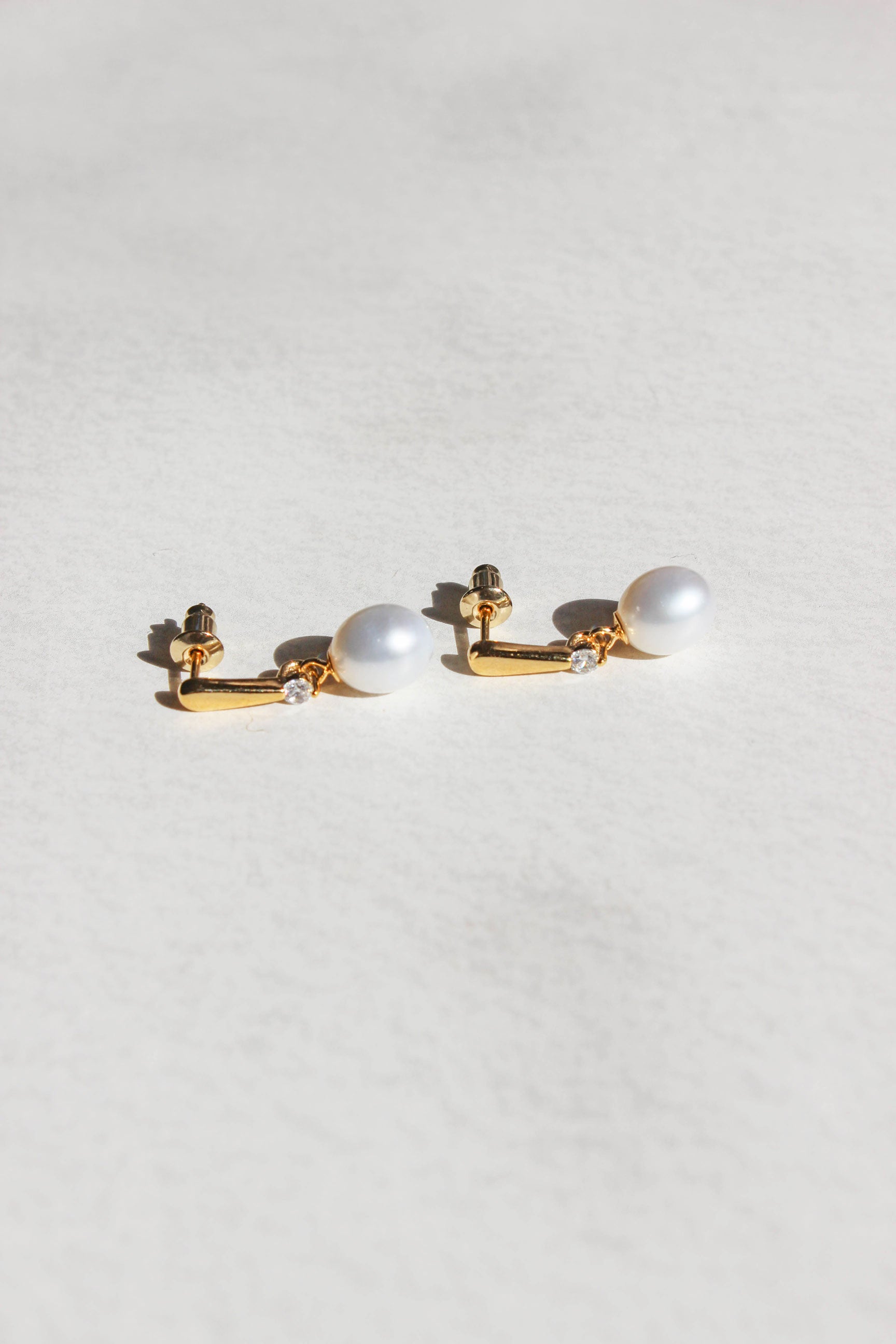 Lila Pearl Earrings