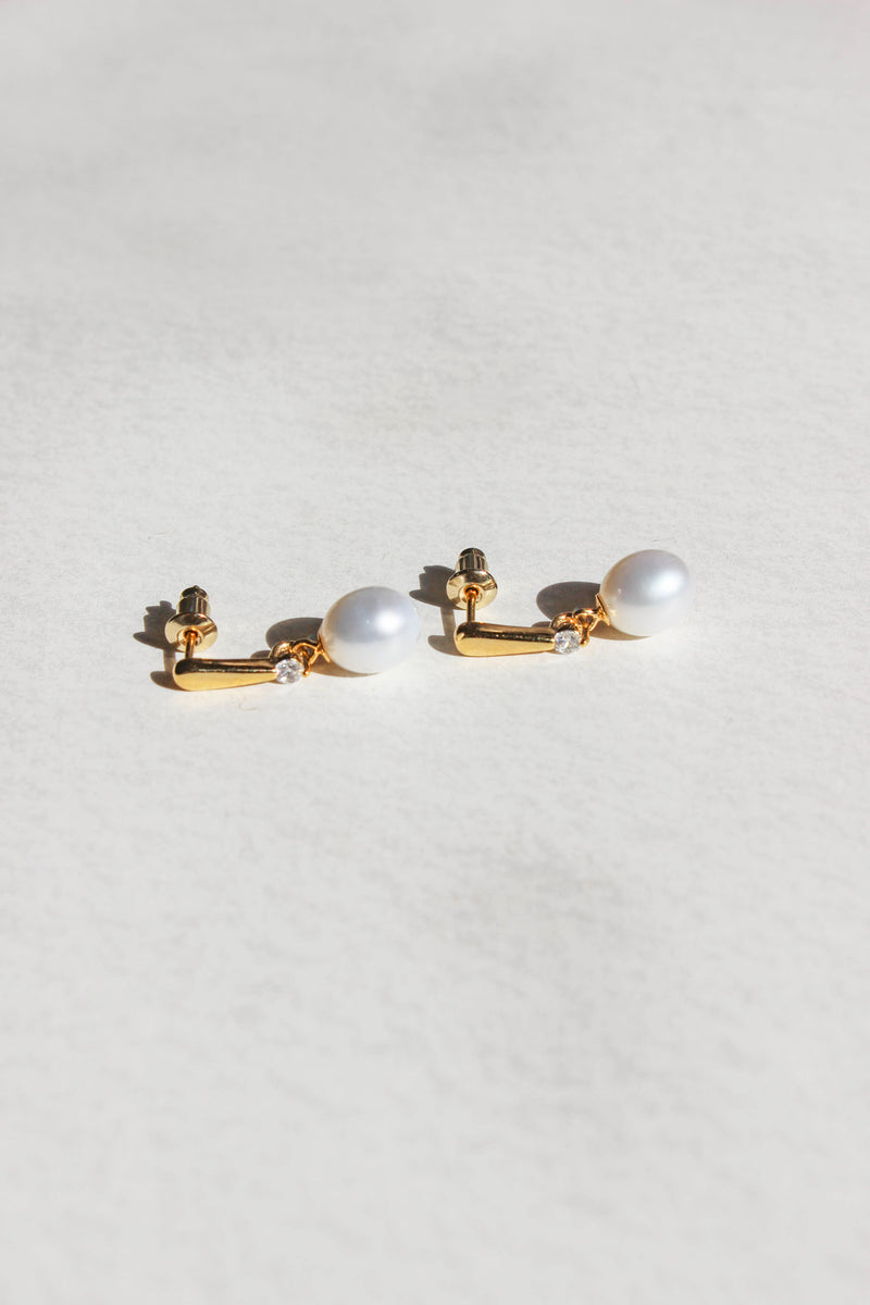 Lila Pearl Earrings