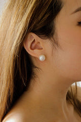 Bridget Pearl Stud Earrings/10mm