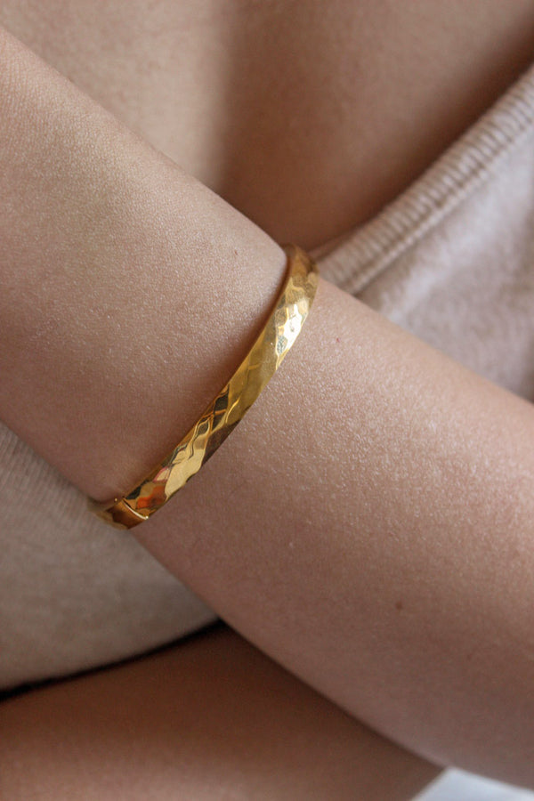 Lustre Bangle