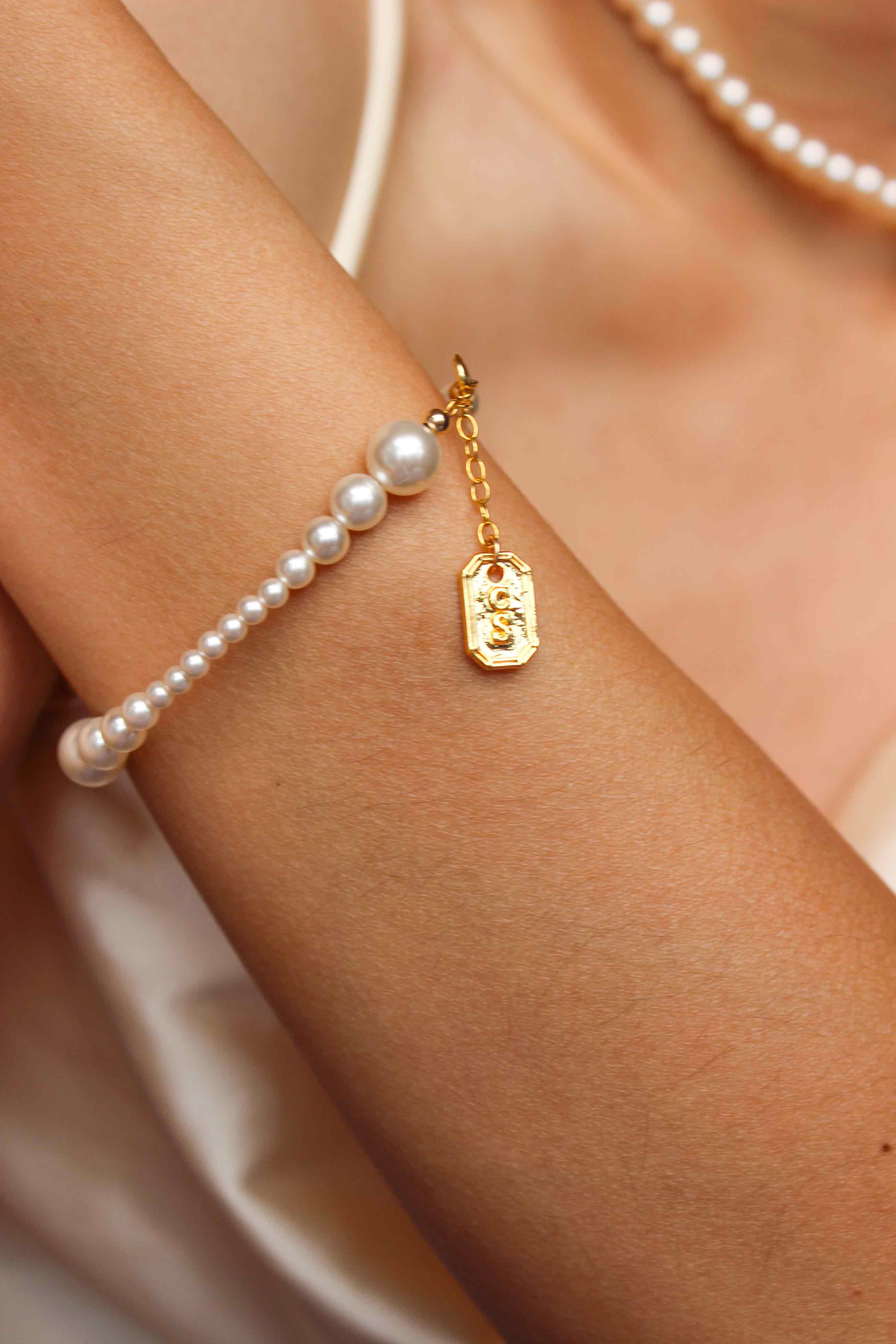 Enchanting Pearl Bracelet