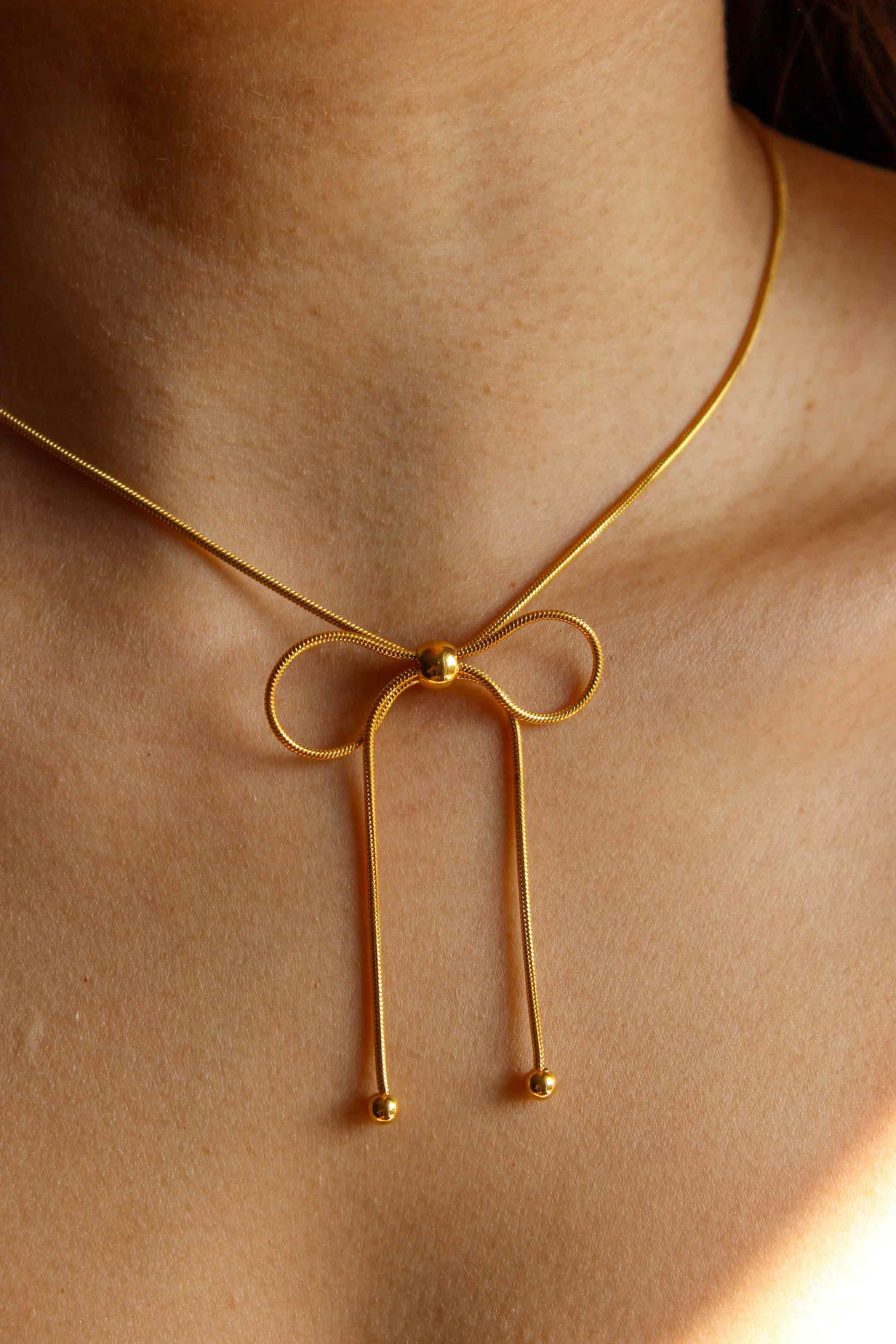 Bow Necklace