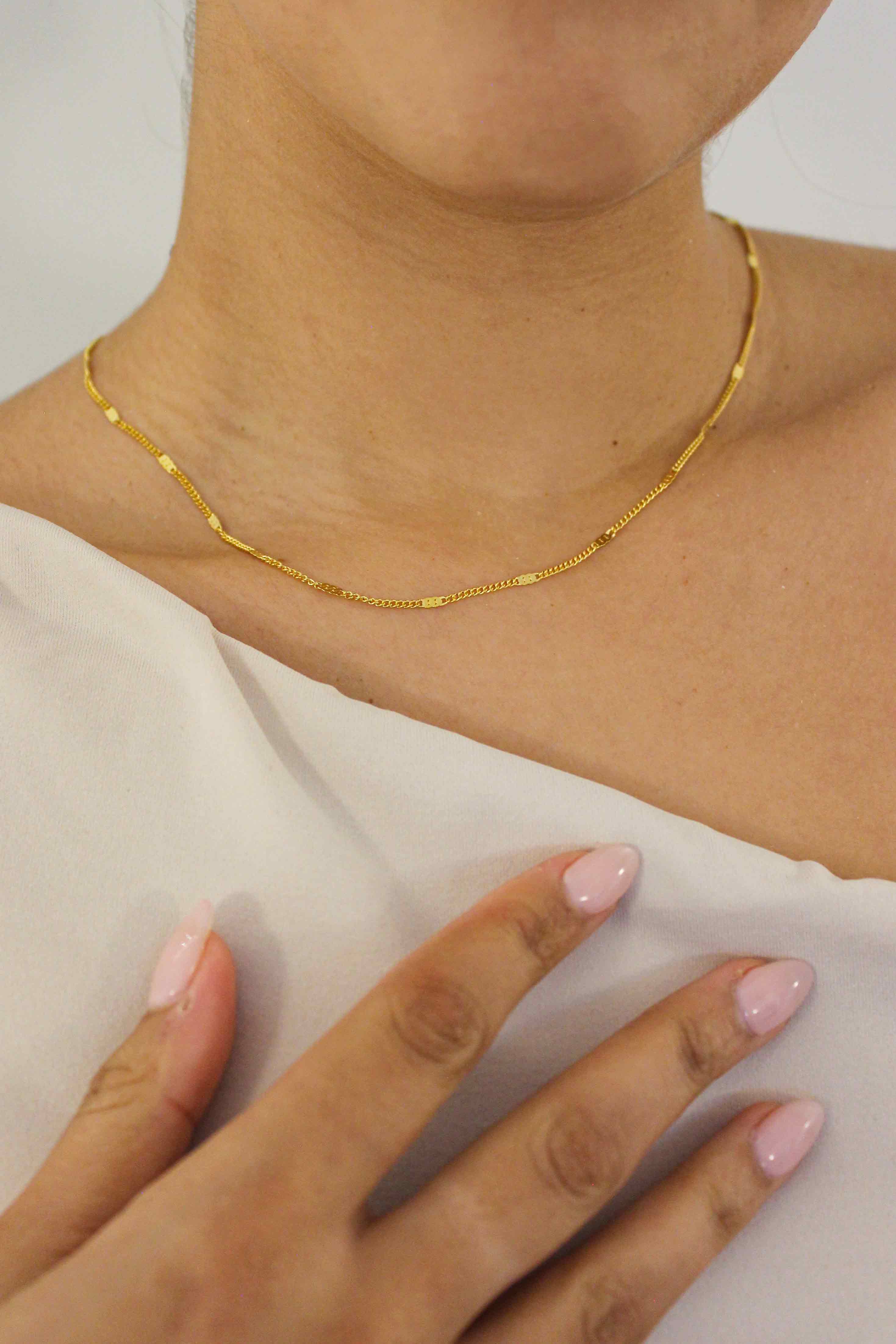 Essential Gold Chain Necklace