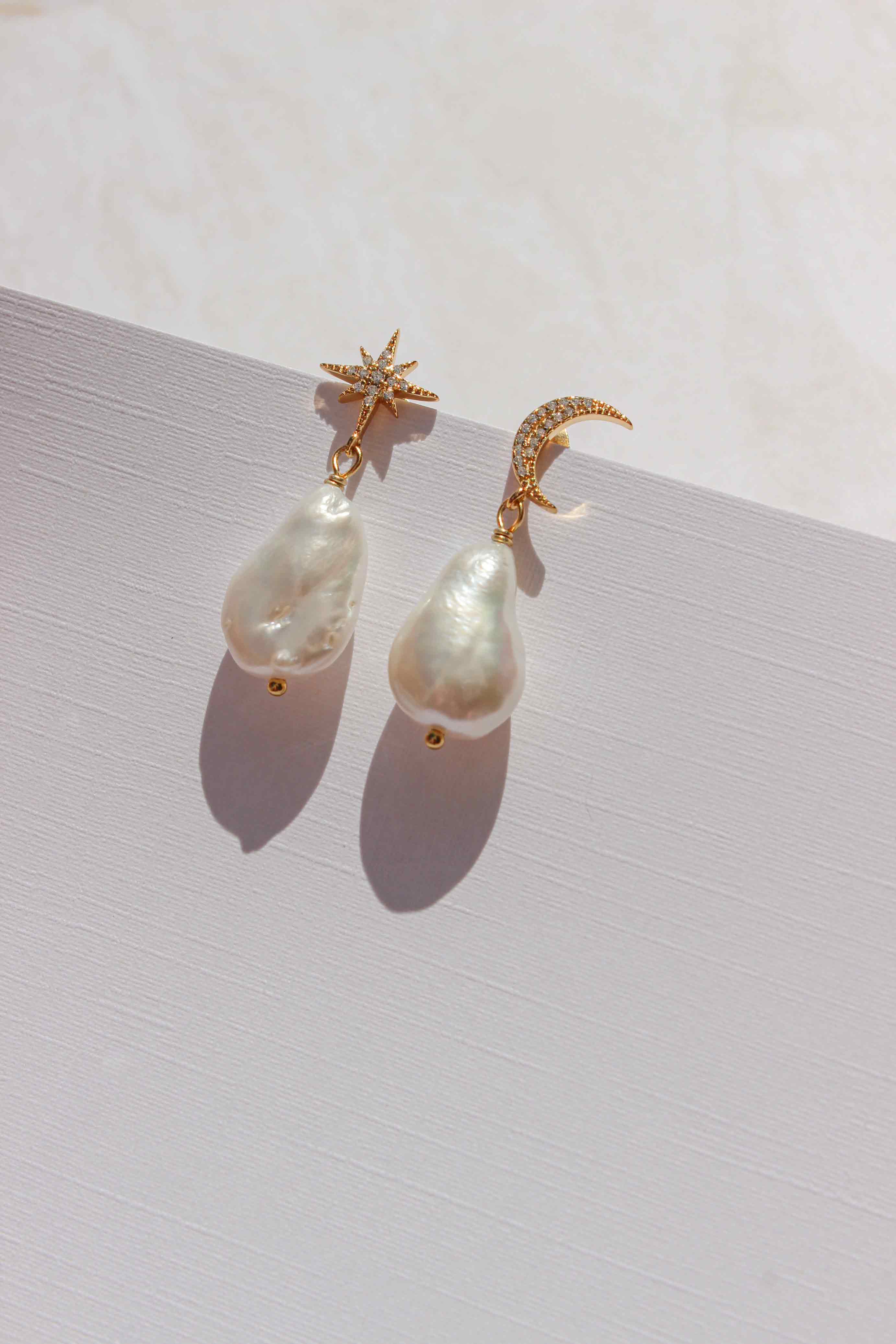 Gabriella Pearl Earrings