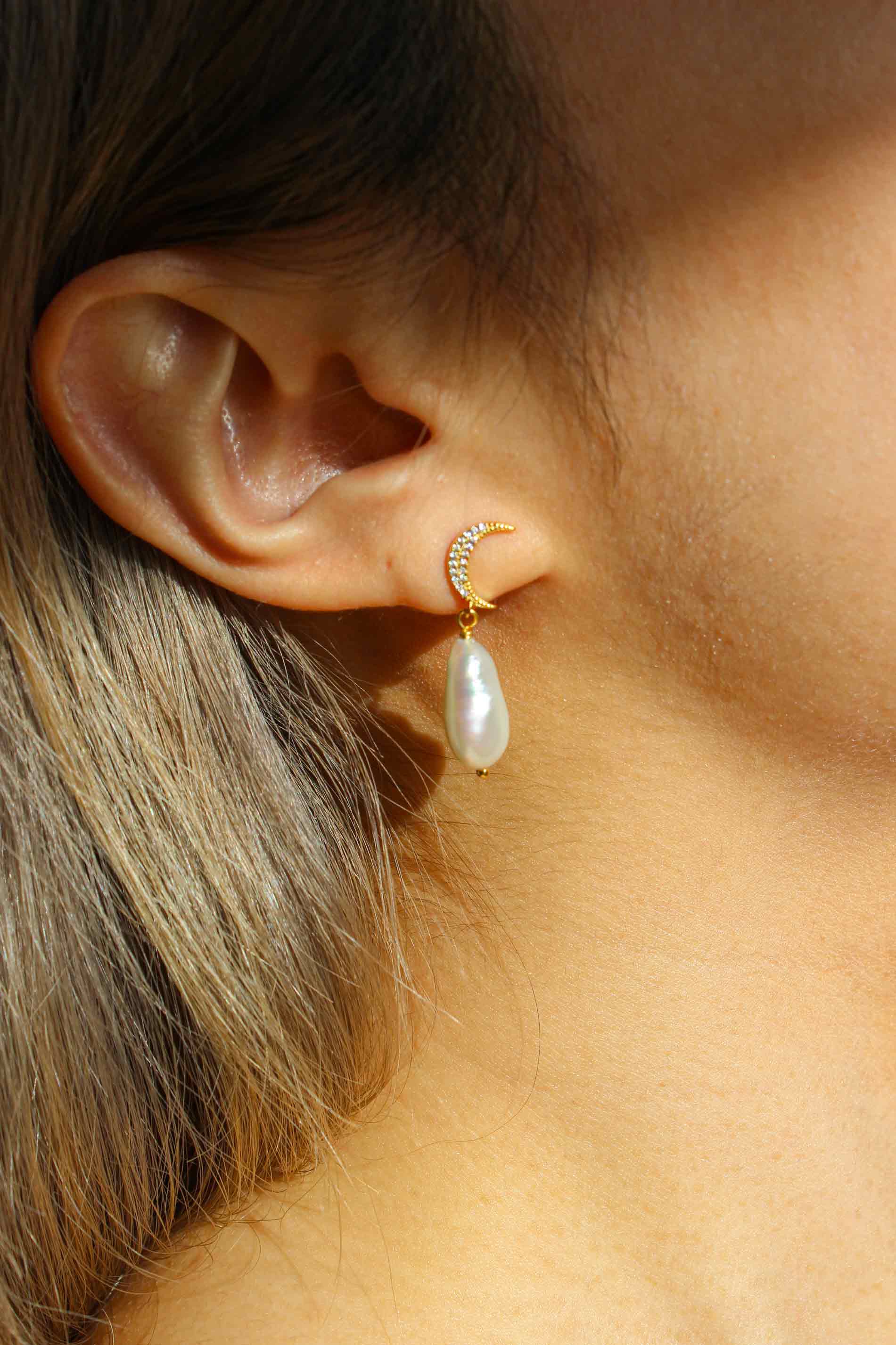 Gabriella Pearl Earrings