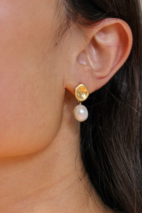 Noémie Pearl Earrings