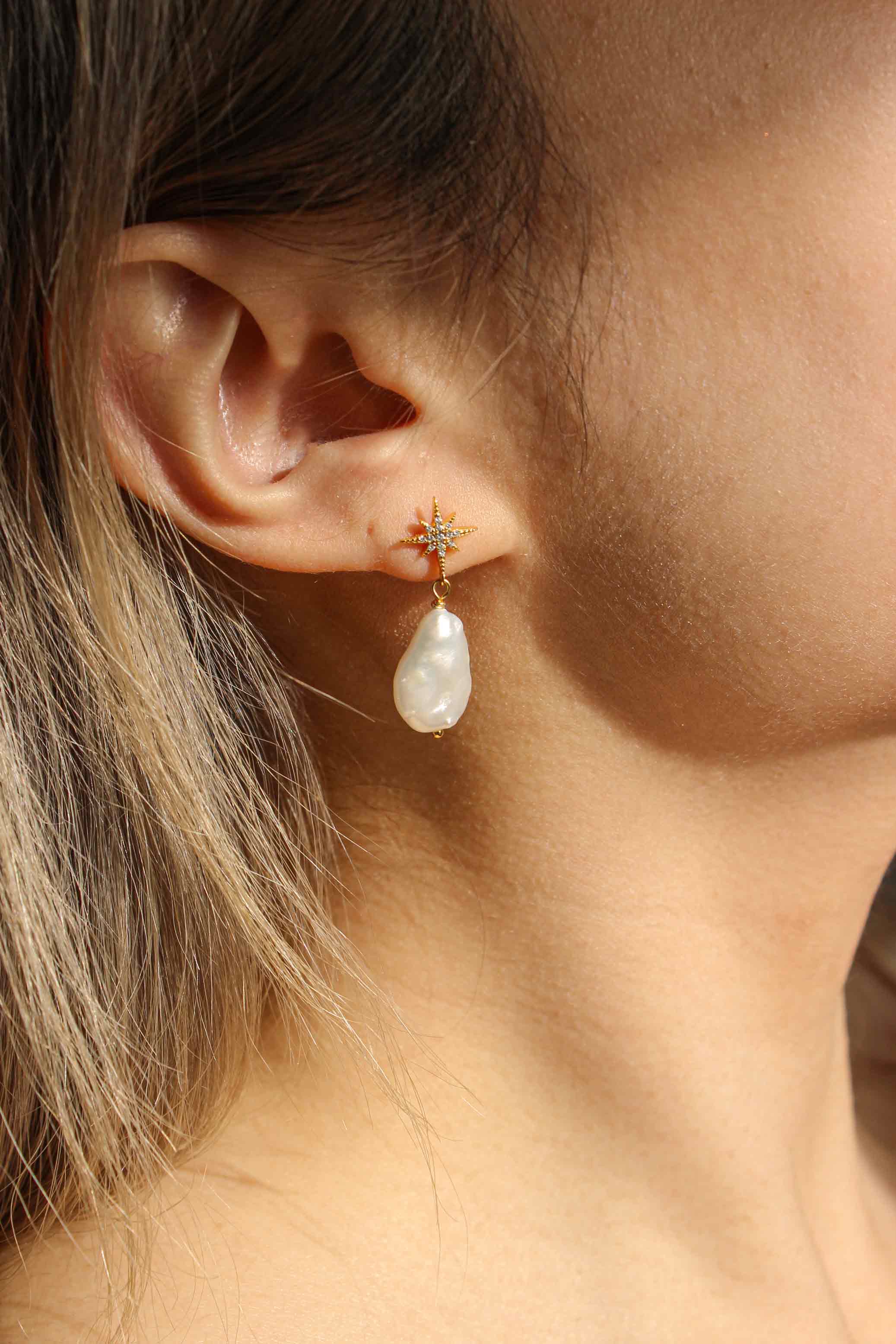 Gabriella Pearl Earrings