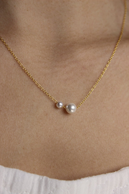 Willa Pearl Necklace and Bracelet Set