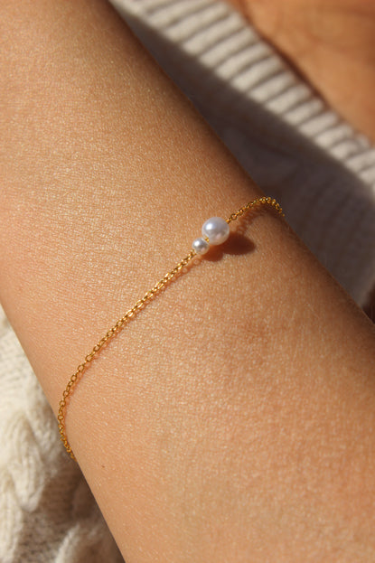 Willa Pearl Necklace and Bracelet Set