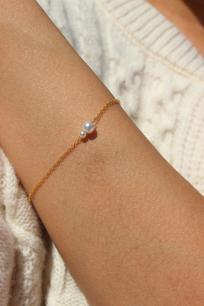 Willa Pearl Necklace and Bracelet Set