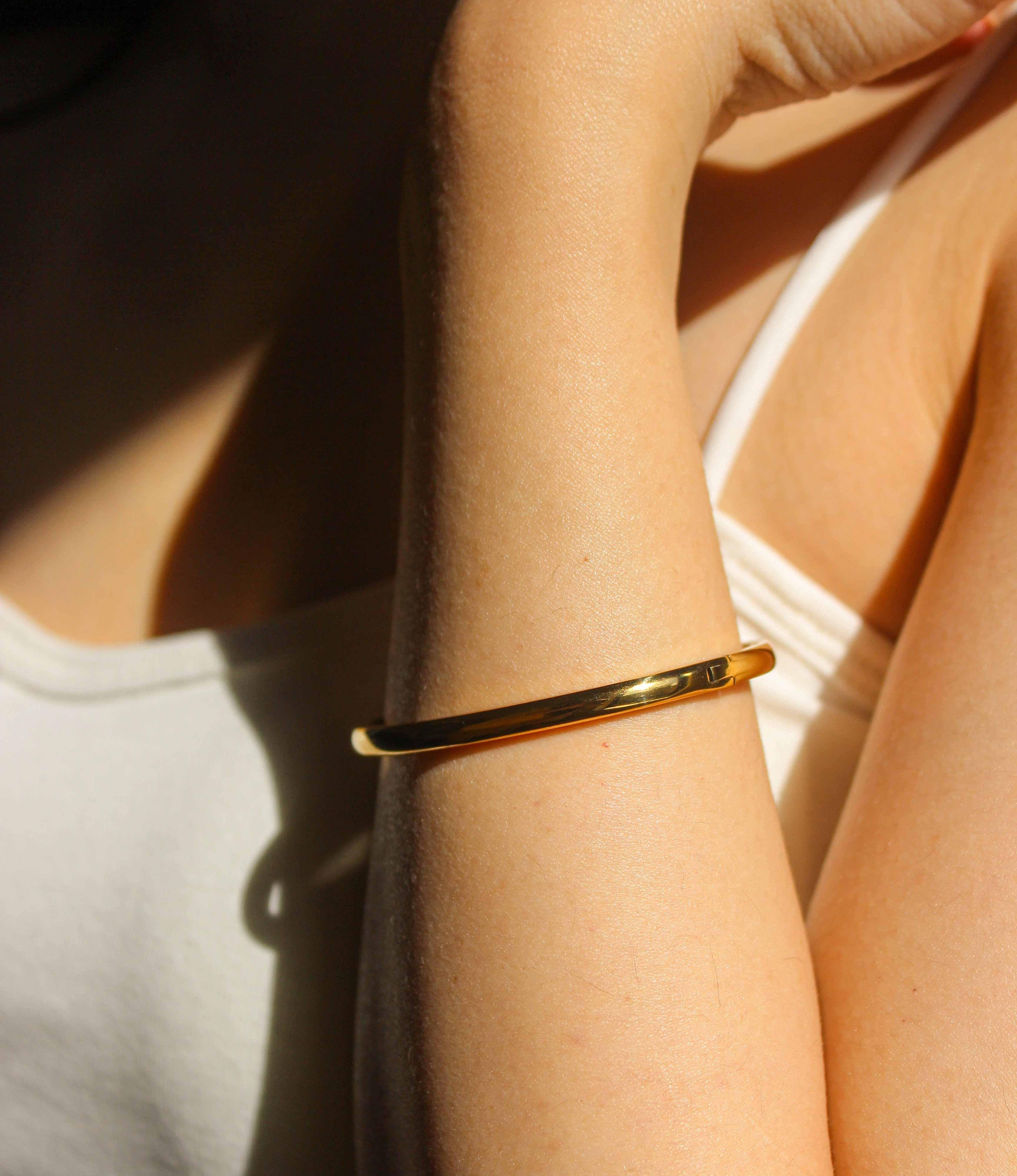 Ava Plain Bangle - Complete. Studio